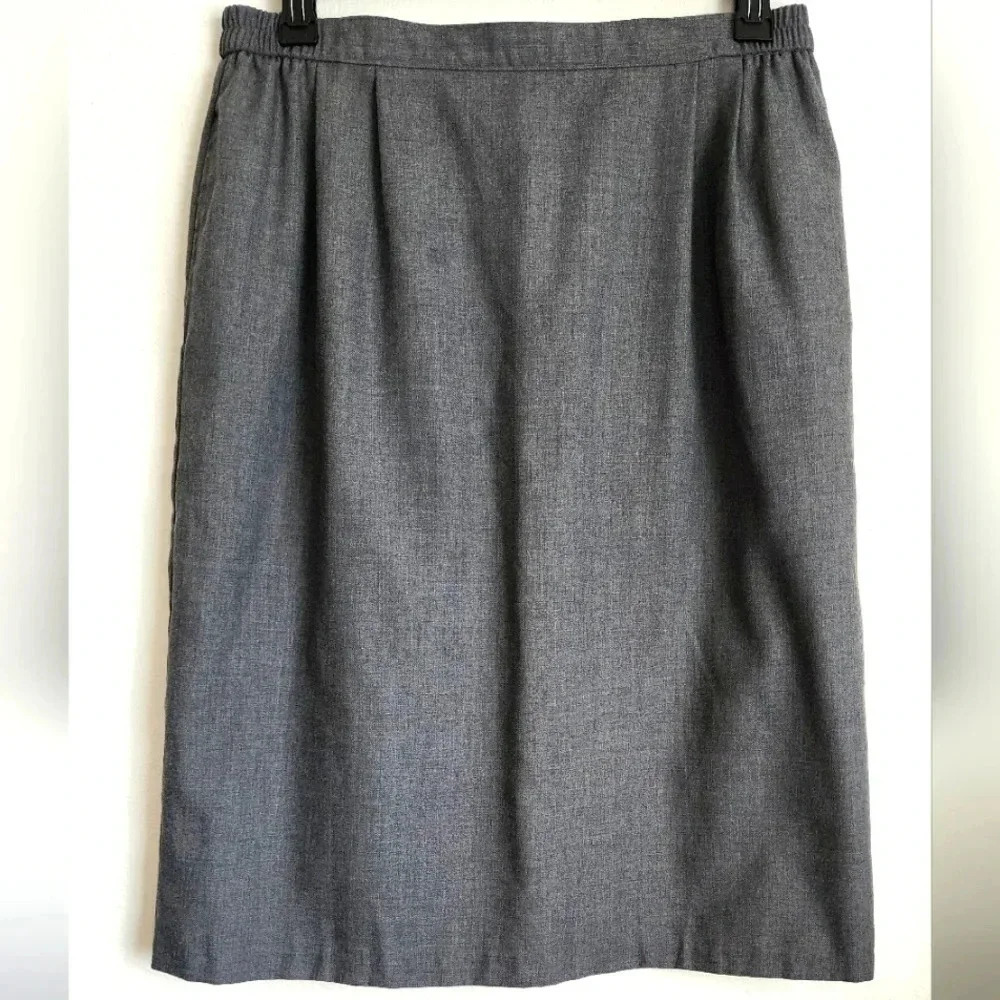 Russ Gray Knee Length Back Zip & Button Closure Back Slit Women's Skirt   Sz 18